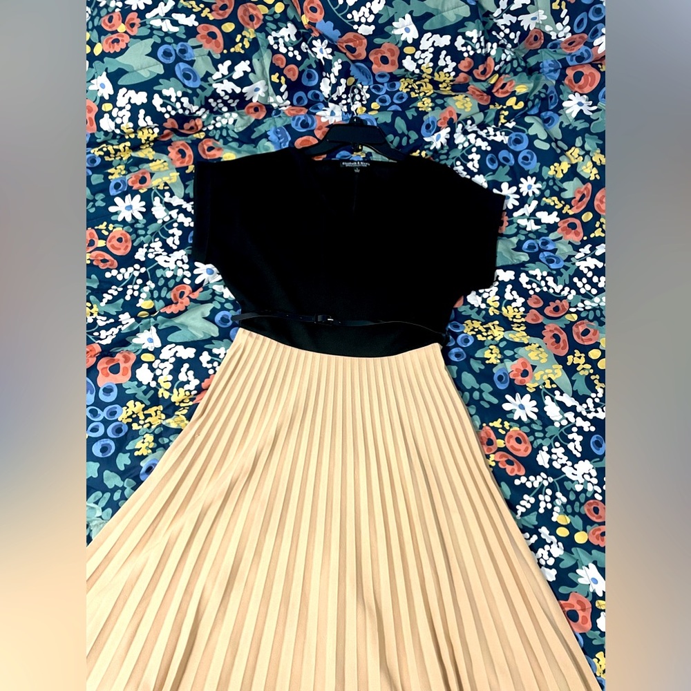 Elisabeth and Nicole dress collection, baje color